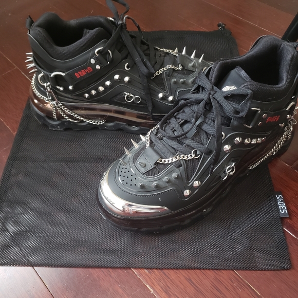 Bump'Air Black Spiked Gothic Shoes - Picture 3 of 5